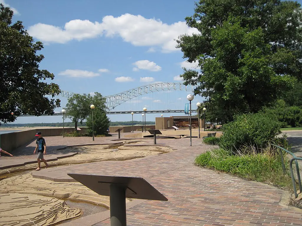 Discover Memphis' Hidden Gem: Mississippi River Park Unveiled! - Photo Source