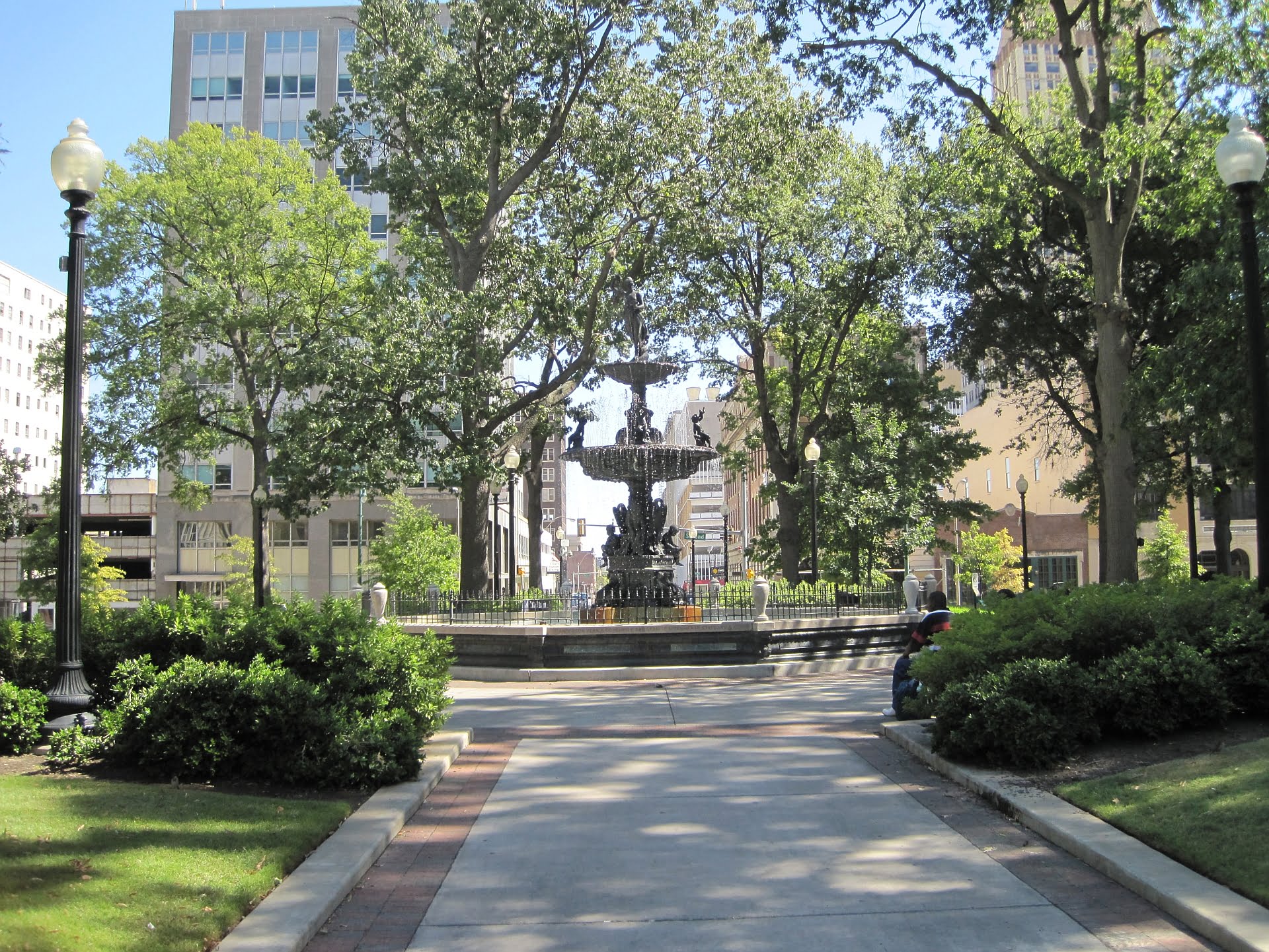 Exploring the Heart of Memphis: Unveiling the Charms of Court Square Park - Photo Source