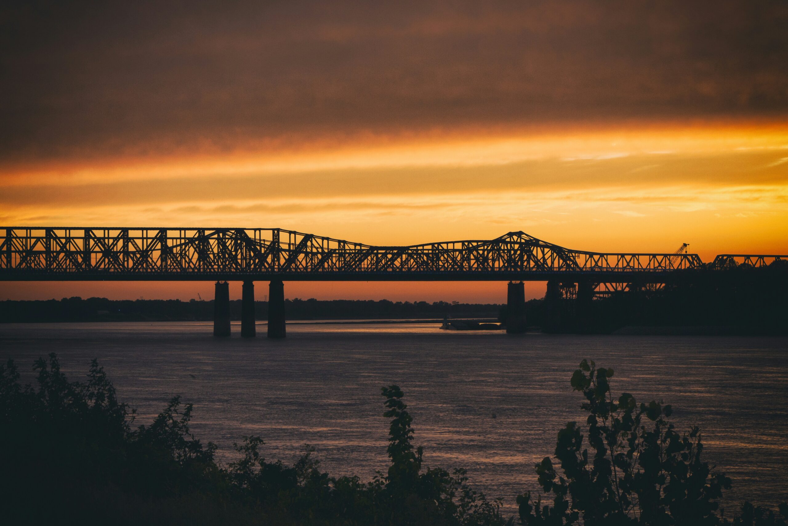 Mississippi River Memphis: Exploring the Heartbeat of Tennessee's Iconic City - Photo Source